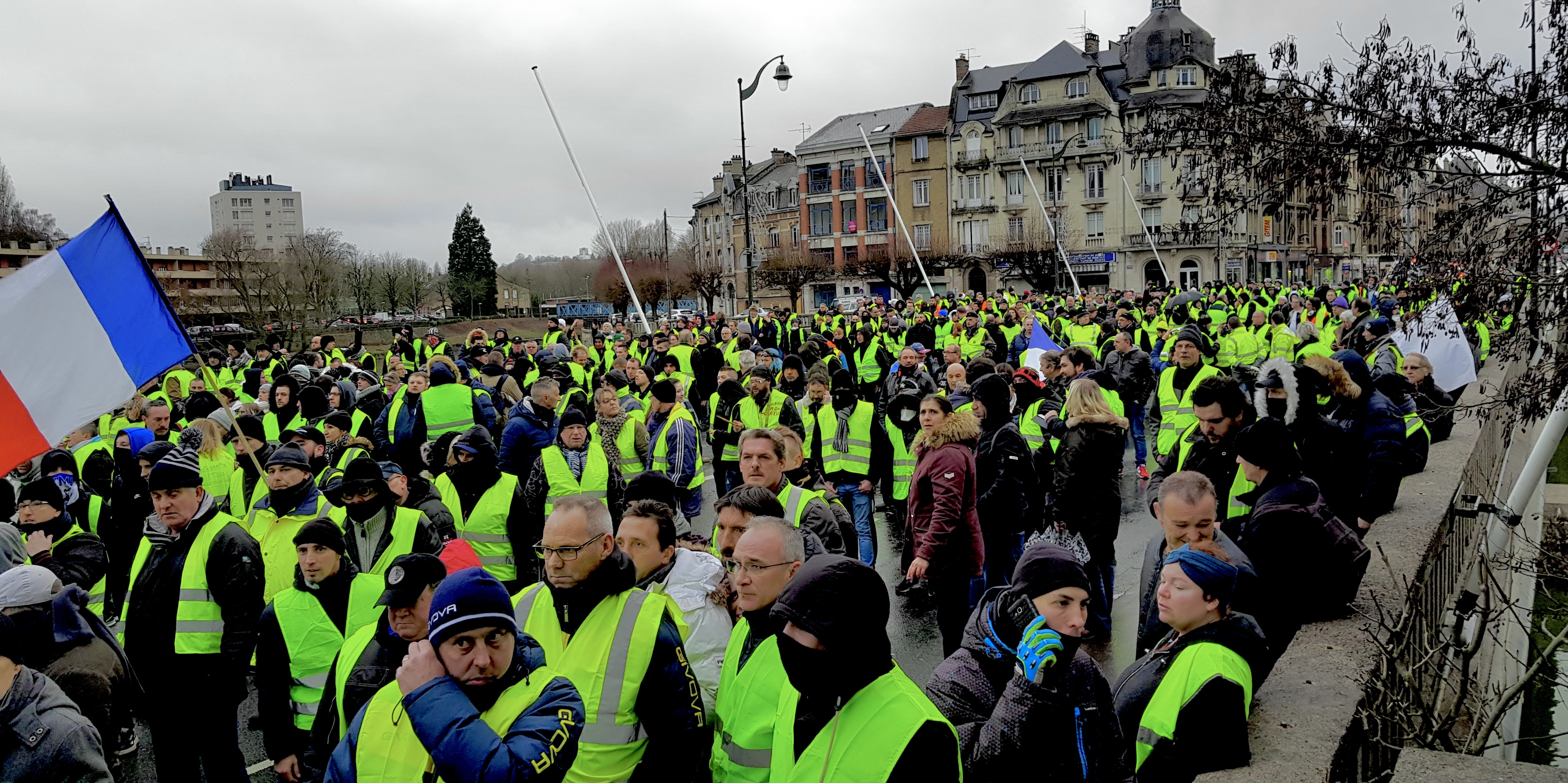 Yellow vests (Gilets Jaunes) protest in Paris, 2019. Source: Wikimedia Commons. CC0.